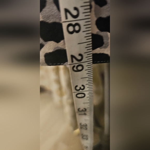 Foxcroft Button Up, Black and White Animal Print Shirt NWOT Sz 4 - Picture 7 of 9